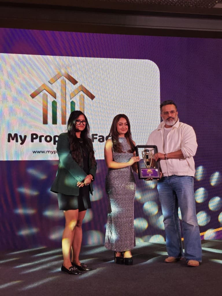 Ritz Media World team receiving a BIG Dream Makers award